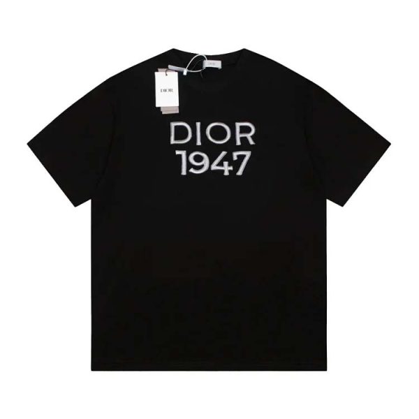 Dior Fashionable and simple T-shirt with small logo on the chest-991